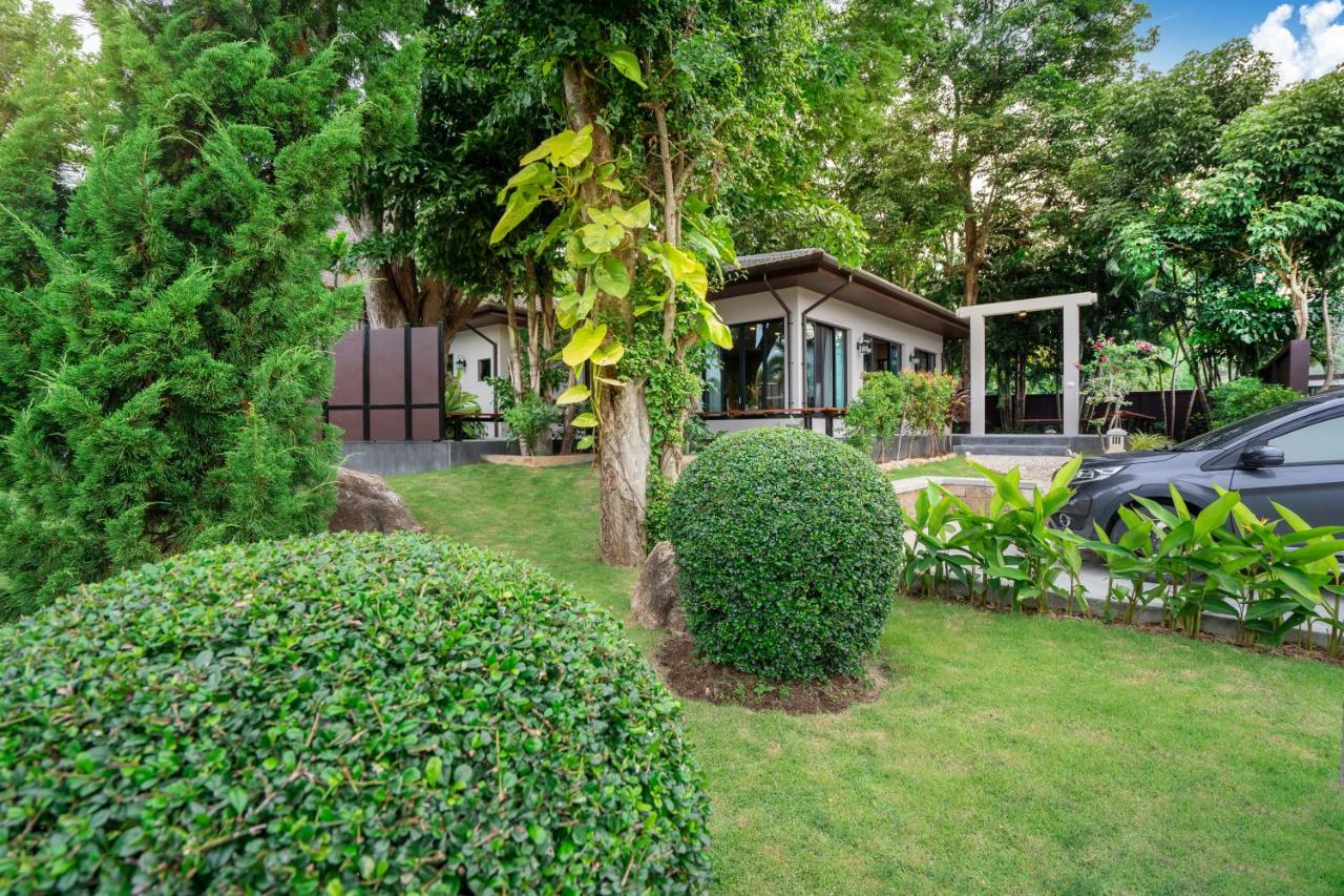 Nai Harn Baan-Bua Villas Exterior photo